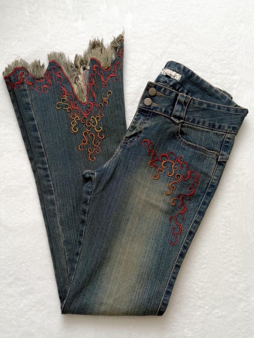 Vintage cute rock star embroidered fridge jeans !!